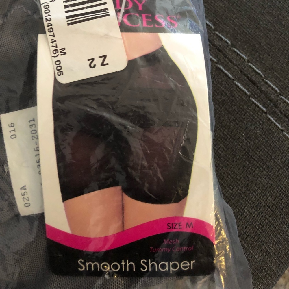🌸(2)New shape wear in packaging grey/ & black🌸